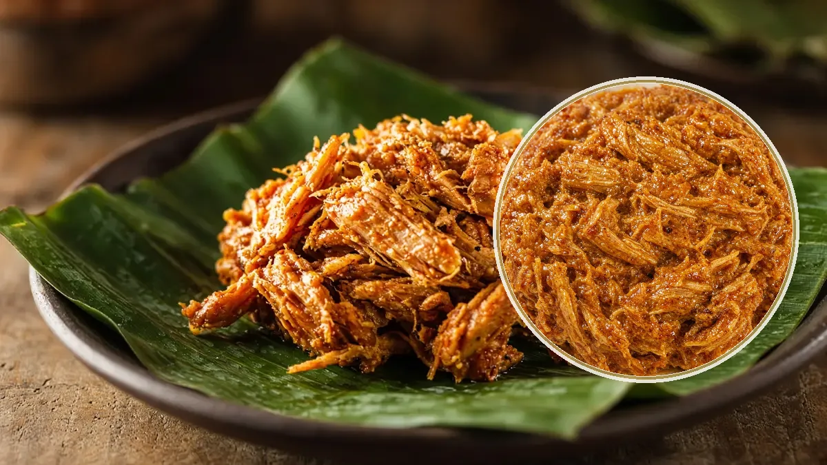 Cochinita pibil de achiote sobre hoja de plátano